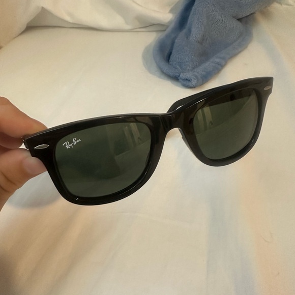 Ray-Ban RB4105 Wayfarer Folding Classic - Picture 1 of 5
